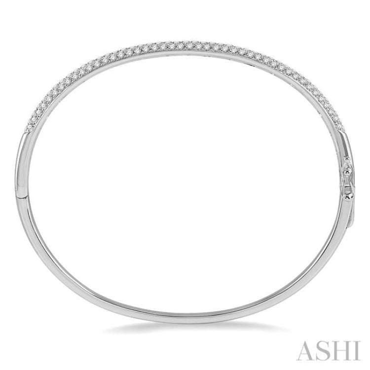 1 1/2 Ctw Round Cut Diamond Stackable Bangle in 14K White Gold