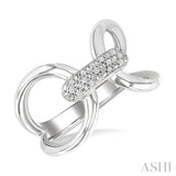 1/10 Ctw Accent Round Cut Diamond Bold Fashion Ring in Sterling Silver